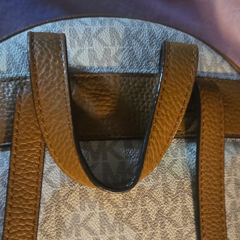 Michael Kors Monogram Cream Backpack - Picture 6 of 8